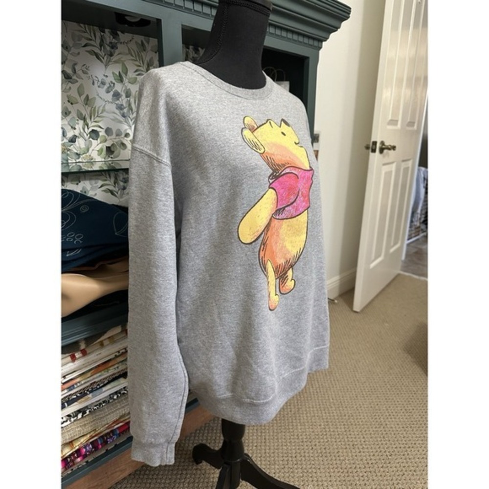 Disney Winnie The Pooh‎ Sweatshirt Sweater Size Medium Design On Arm - Picture 5 of 8